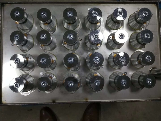 A vibração de oscilação da C.A. 220V chapeia 28KHZ a placa de aço inoxidável da frequência 2mm densamente